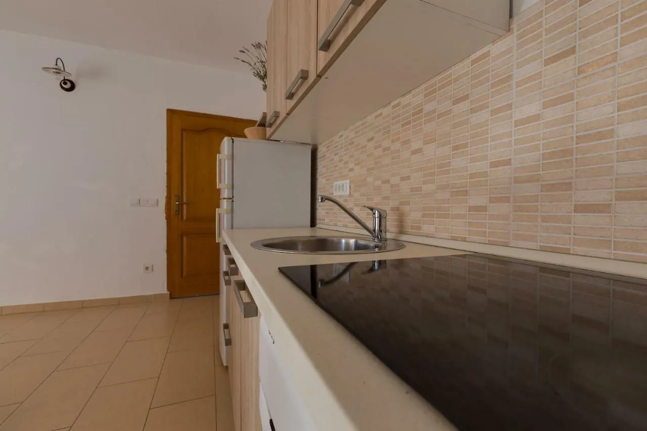 Apartmani Lakic Cunski 0*,