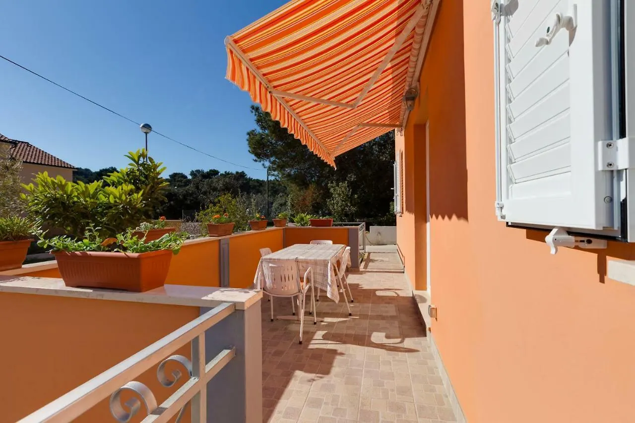 Apartmani Lakic Cunski Apartment