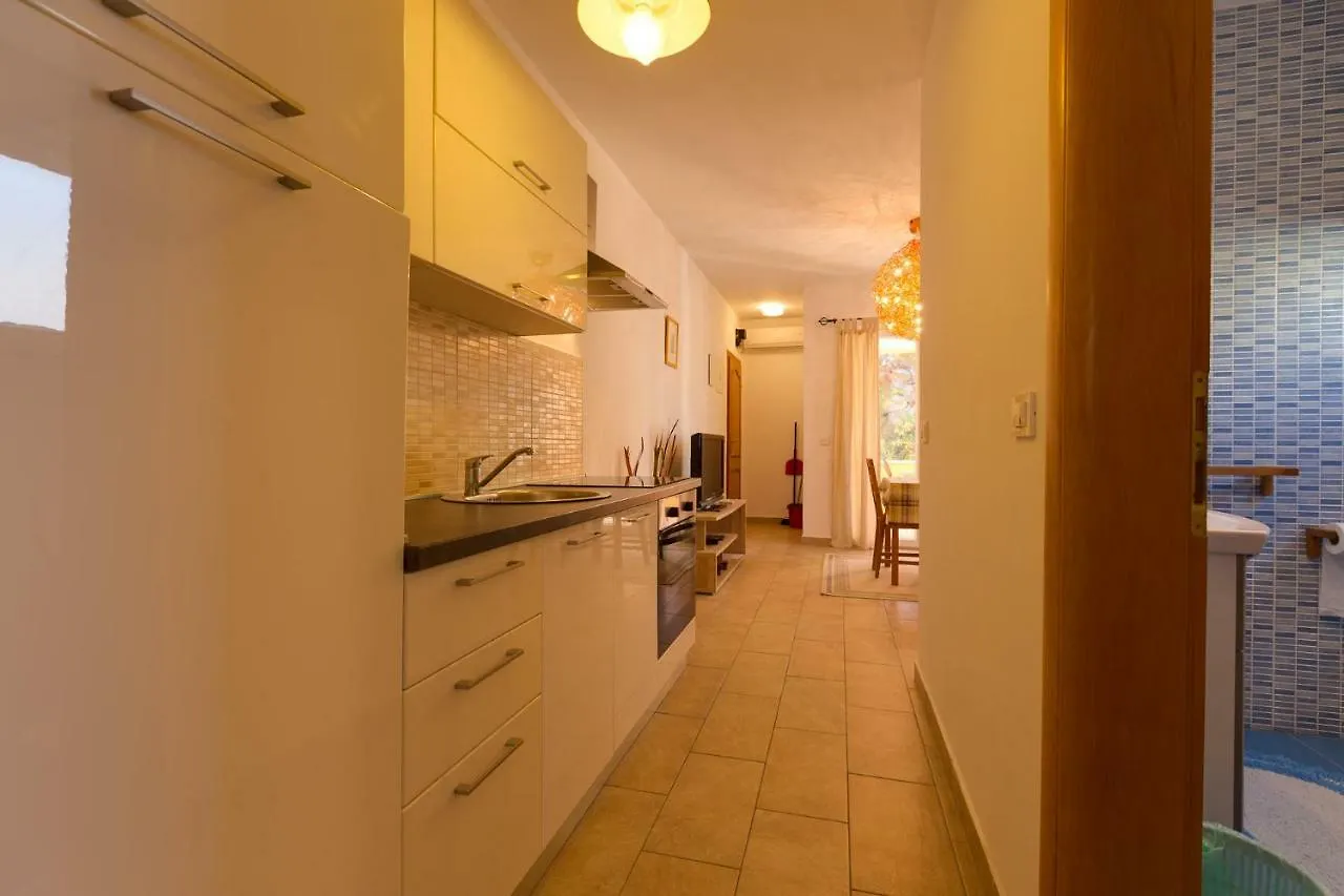 Apartment Apartmani Lakic Cunski Croatia