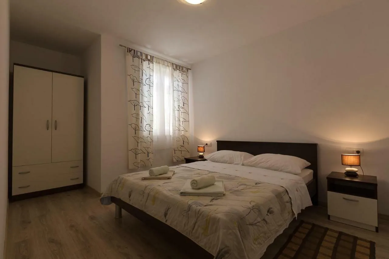 Apartmani Lakic Cunski