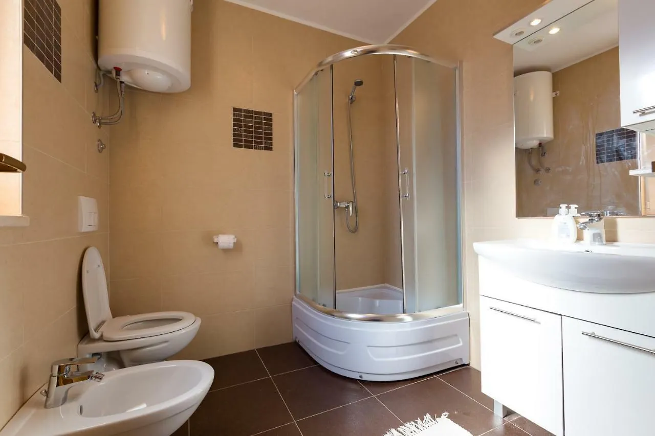 Apartmani Lakic Cunski Apartment