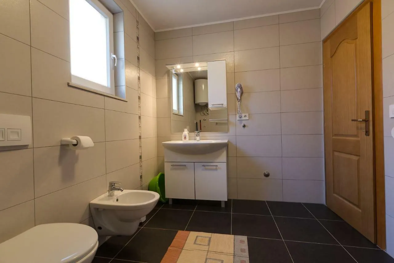 Apartmani Lakic Cunski Croatia