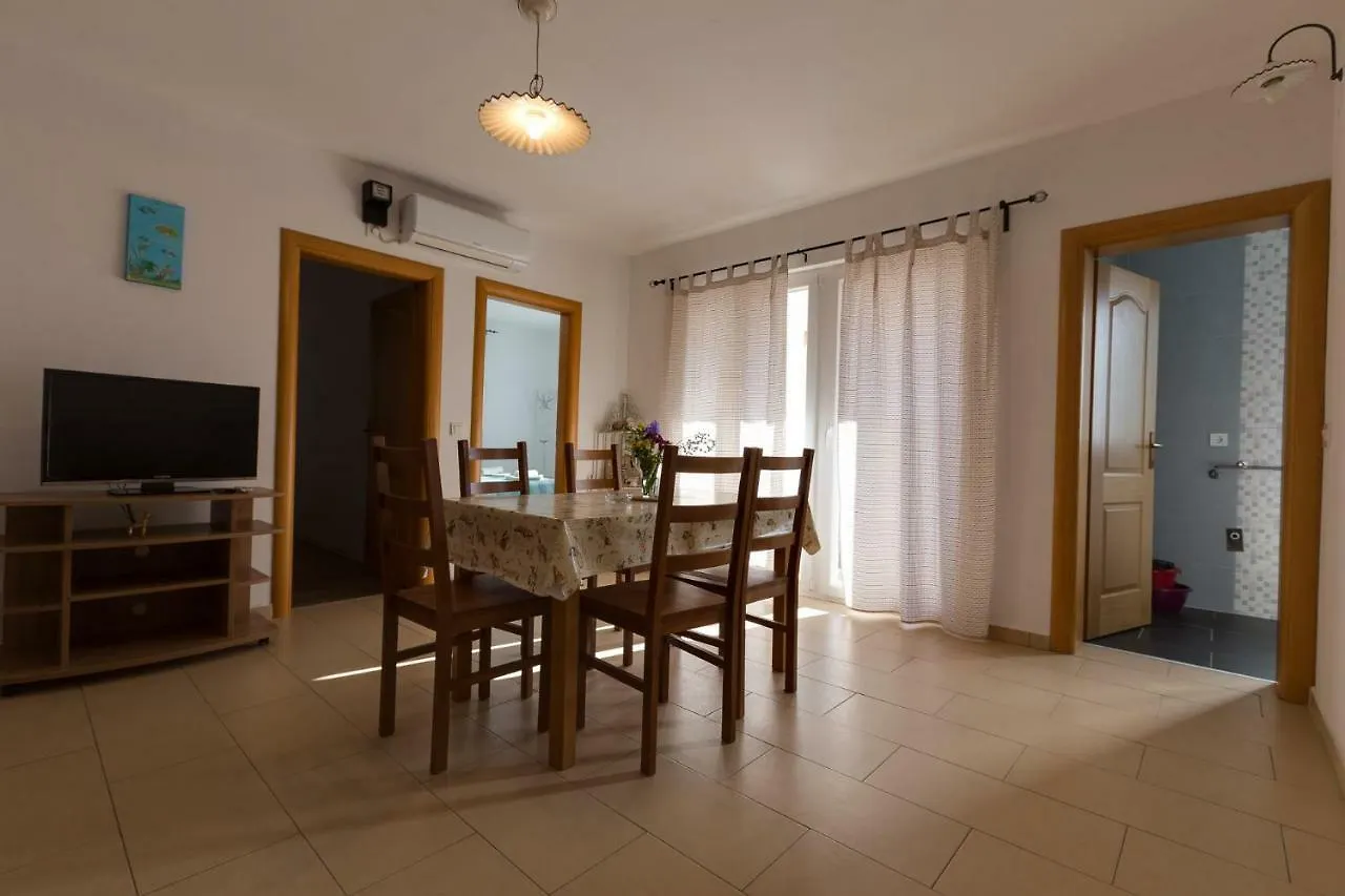 Apartmani Lakic Cunski 0*,